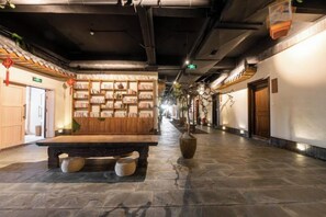 Unclassified image, 3 of 15, button - Yicheng Hotel (Langzhong Ancient City Zhuangyuan Branch) (Langzhong)