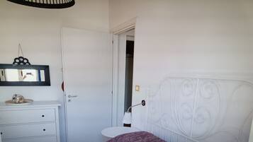 2 Schlafzimmer, Bügeleisen/Bügelbrett, Bettwäsche