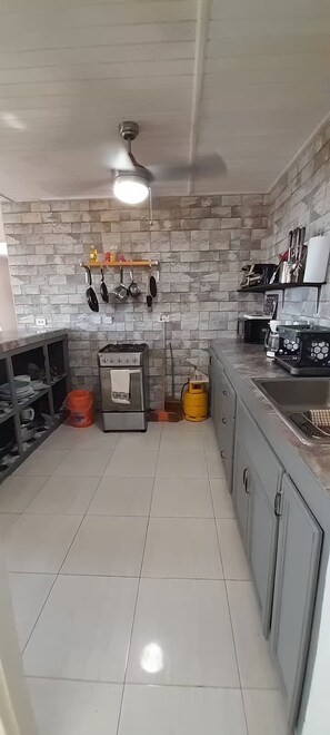 Private kitchen - The Suncrest Private Suite. (BirdRock)