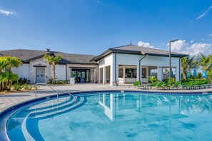 4 bedrooms - Stylish Family Retreat With Themed Bedrooms (Kissimmee)
