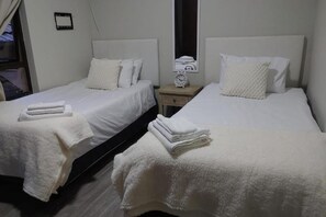 3 quartos, ferros/tábuas de passar roupa, Wi-Fi de cortesia