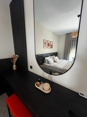 Double or Twin Room, Garden View | Minibar, in-room safe, laptop workspace, bed sheets - Urlivia (Urla)
