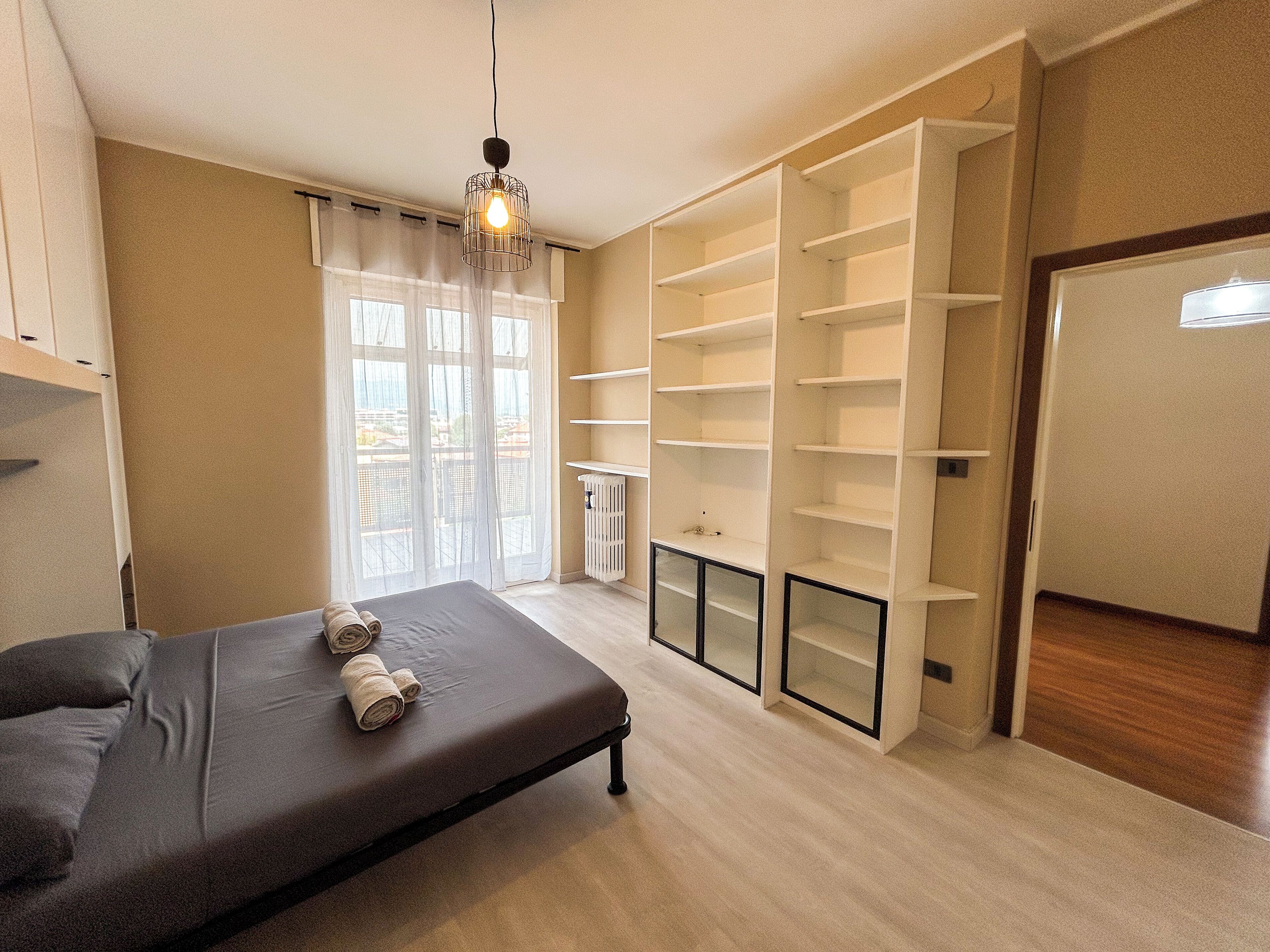 2 Schlafzimmer, Zimmersafe, Schreibtisch, Bügeleisen/Bügelbrett