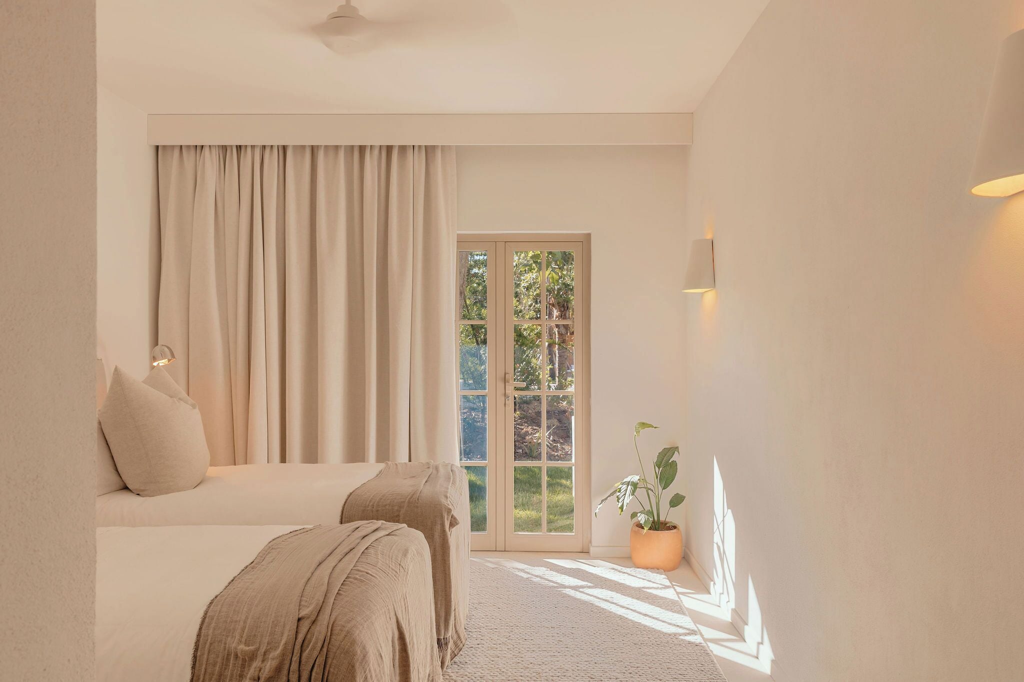 Premium bedding, down duvets, minibar, in-room safe