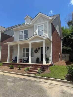 Unclassified image, 5 of 20, button