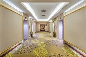 Interior - Minghua Hotel (Aksu Tianbai Fashion Shopping Center Xinglong Underground Street Branch) (Aksu City)