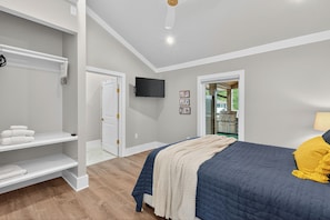 6 bedrooms, iron/ironing board, travel cot, WiFi