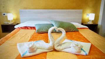 3 camere