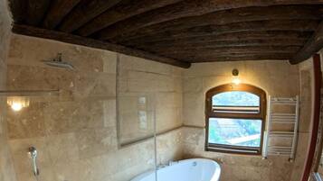 Deluxe Double Room Single Use, 1 Bedroom, Bathtub, Valley View | Bathroom | Shower, rainfall showerhead, free toiletries, hair dryer