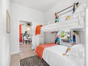 3 habitaciones, escritorio, wifi gratis y ropa de cama
