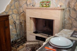 Interior - Serenity House by Rentbeat (Allumiere)