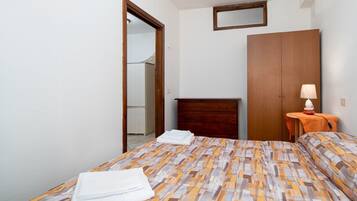 1 chambre, fer et planche Ă repasser, Wi-Fi, draps fournis