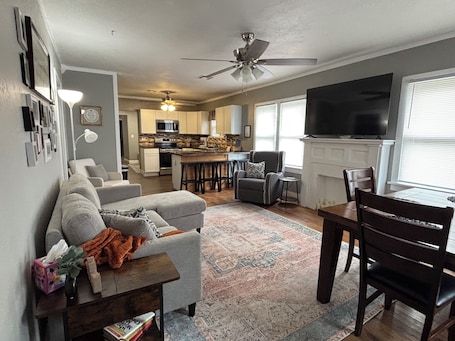 TV. Comfortable and Spacious Home close to OSU Campus