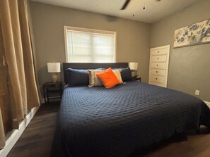 4 bedrooms, iron/ironing board, WiFi, bed sheets