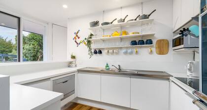 Stylish 3BR in Hawker - Colorful and Renovated