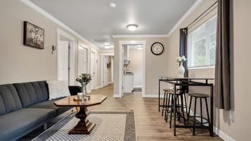 Economy House, Non Smoking, Air conditioning | Living area | 32-inch LCD TV with digital channels, Netflix, Hulu