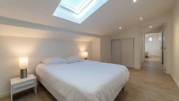 2 chambres, fer et planche à repasser, Wi-Fi, draps fournis