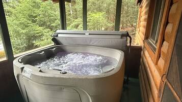 Deluxe Cabin, Hot Tub, Non Smoking, Pets Allowed | Terrace/patio