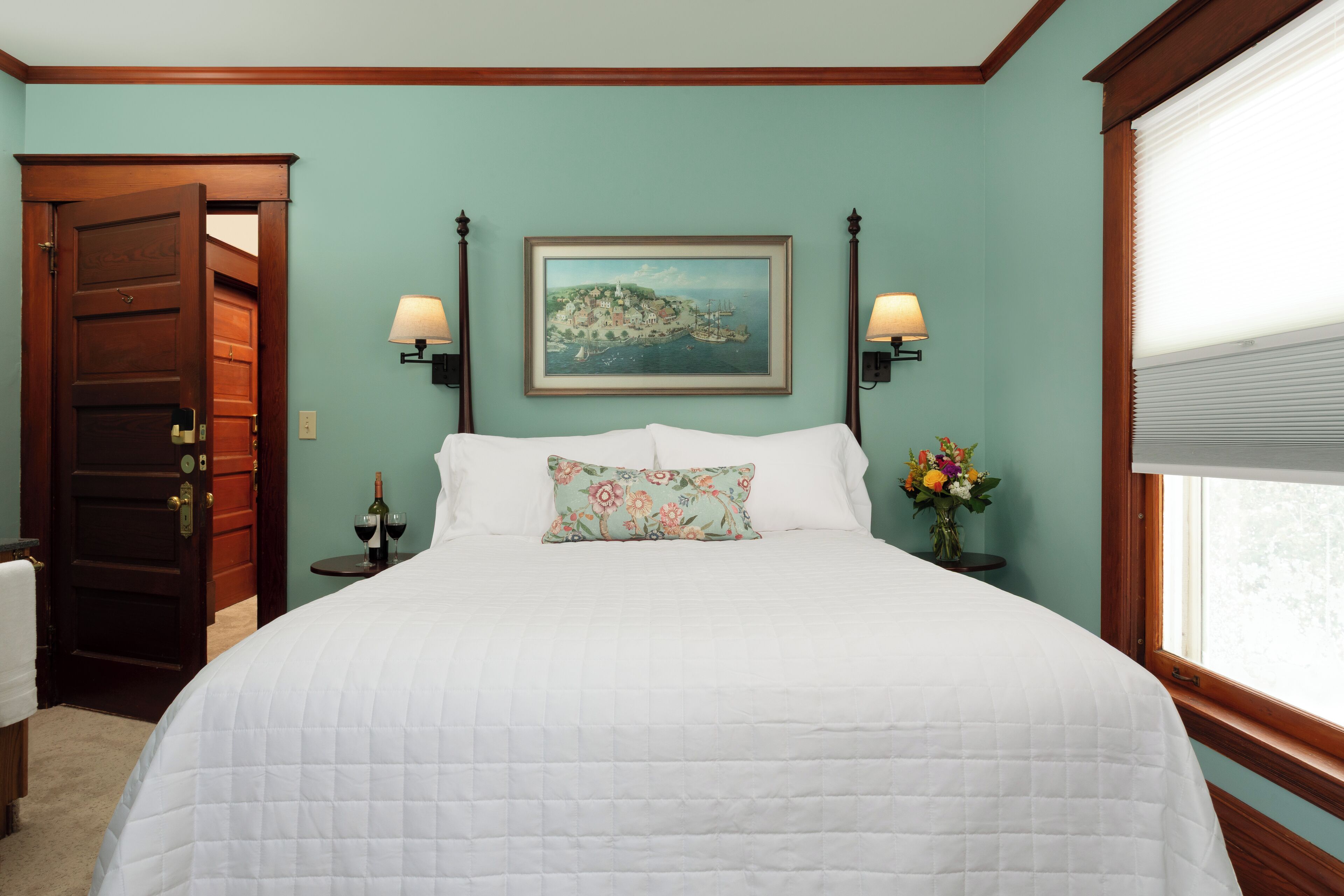 Comfort Room, City View