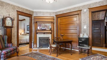 Luxury Suite | 1 bedroom, individually decorated, individually furnished, free WiFi