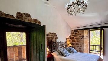 3 bedrooms, bed sheets