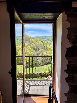 Interior - Lo Macario Pasiega cabin, with forest views (Resconorio)