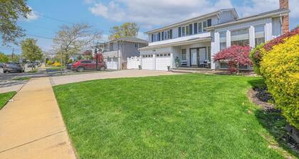 Prime Ryder Cup Location - Spacious 4 Bedroom Retreat with Pool, Outdoor Kitchen