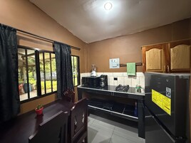 Apartamento luxo, varanda, vista para o jardim | Cozinha privada