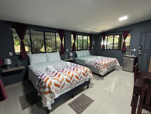 Deluxe-Zimmer, Terrasse, Gartenblick