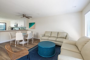 TV - R&R Retreat <br>Beautiful bayside 3 bedroom 3.5 bath (San Diego)