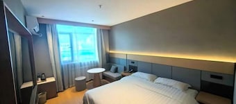 Nanshu Thatched Cottage Hotel (Huihua College Branch of Shijiazhuang Railway Station)