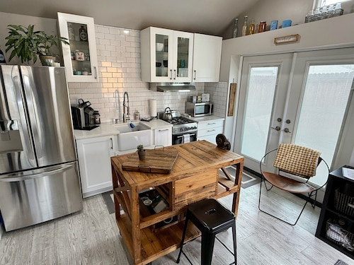 Stand-Alone Cottage w fenced Patio & Yard Oasis in the Vibrant Denver Highlands