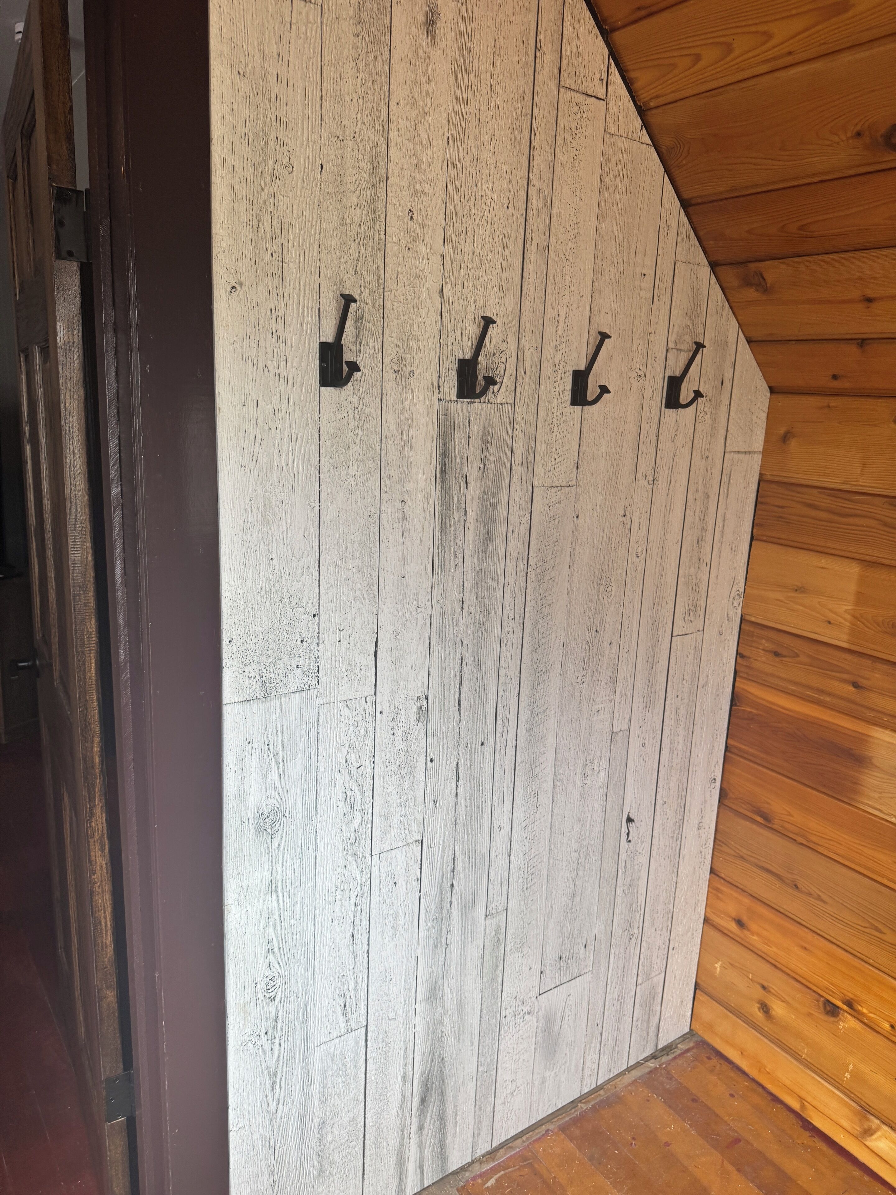 Toalhas de banho, papel higiênico