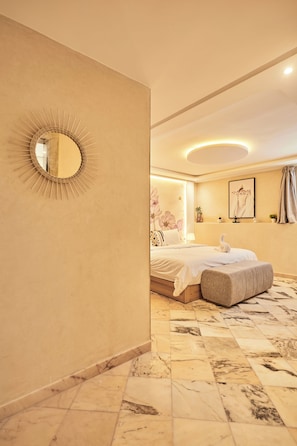 1 habitación, tabla de planchar con plancha, wifi y ropa de cama 