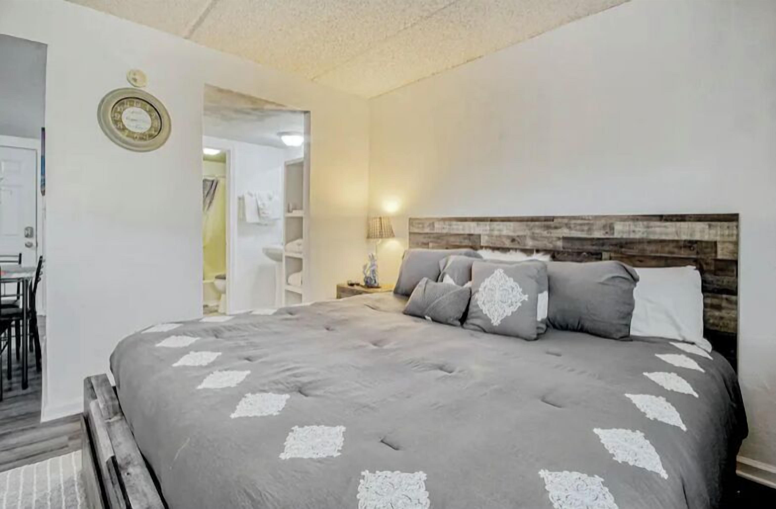 1 bedroom, iron/ironing board, free WiFi, bed sheets