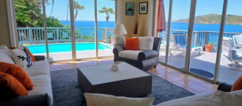 Ocean Front 4 Bedroom with Private Pool