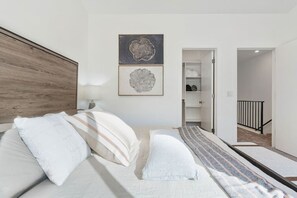 3 slaapkamers, een bureau, een strijkplank/strijkijzer, gratis wifi
