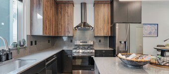 Summer Getaway: Hot tub & Cold Plunge, Gear-dryer