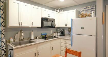 Lilac Lane 1-bedroom house with WiFi and AC in Port Sanilac