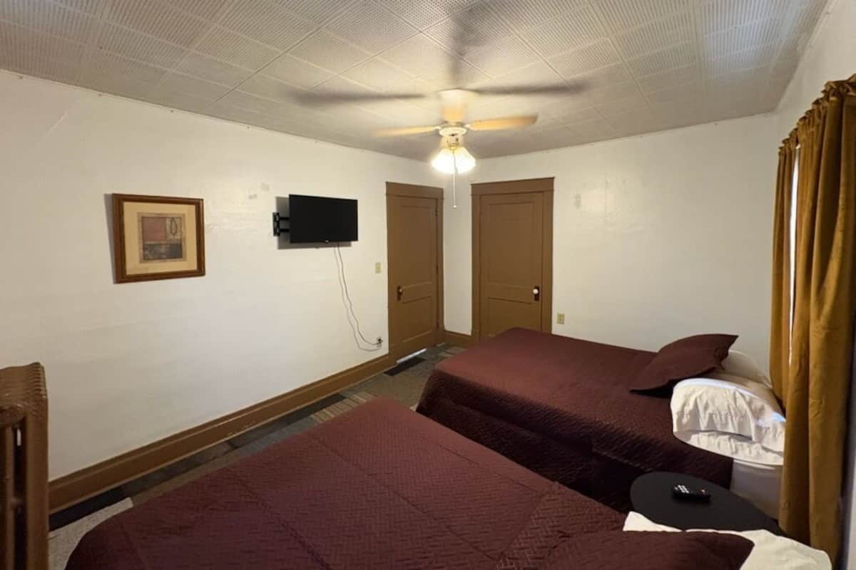 Classic Apartment, Non Smoking | Free WiFi, bed sheets