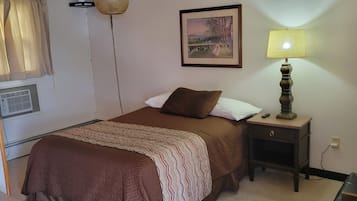 Desk, laptop workspace, free WiFi