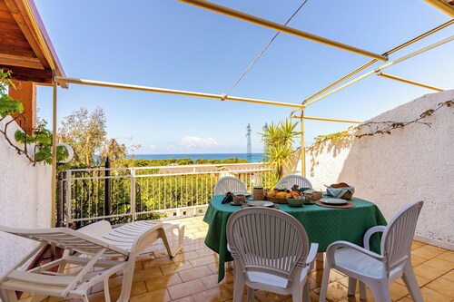 Villa see view - 5min walk to the beach