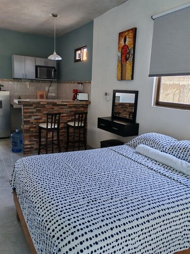 Fully equipped apartment in Puerto Progreso, 5 blocks from the beach.