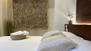 Superior Suite, Kitchen, Pool View | 1 bedroom, in-room safe, iron/ironing board, free WiFi