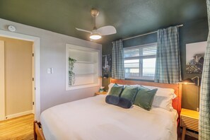 5 bedrooms, in-room safe, desk, iron/ironing board