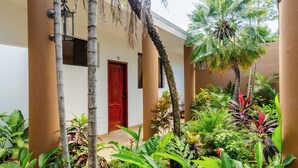 Ảnh chưa phân loại, 5 trong số 18 ảnh, nút