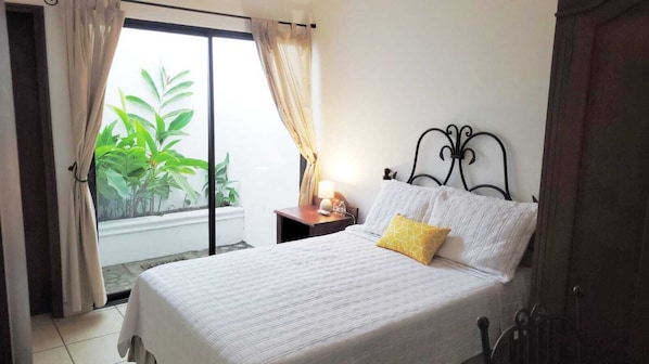 Schreibtisch, kostenloses WLAN