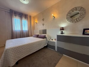 1 bedroom, free WiFi, bed sheets