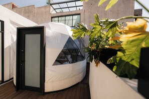 Coffres-forts dans les chambres, bureau