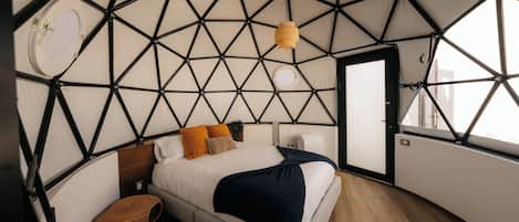 1 bedroom, in-room safe, iron/ironing board, free WiFi